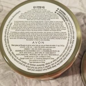 Avon Accents - Pair of Avon Holiday Hearth Candles Avon Accents - Pair of Avon Holiday Hearth Candles